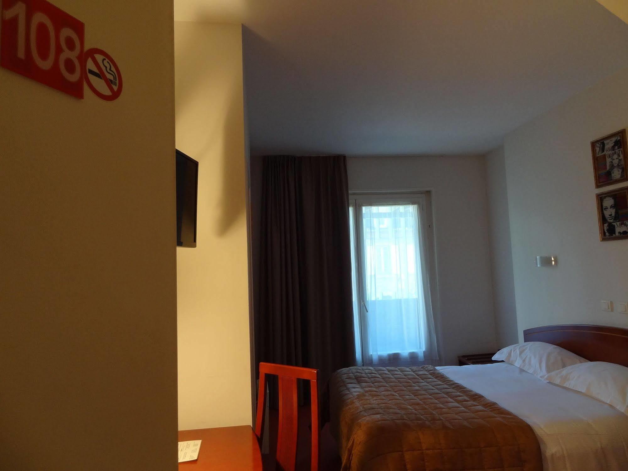 Cit'Hotel De La Marne 타르브 외부 사진